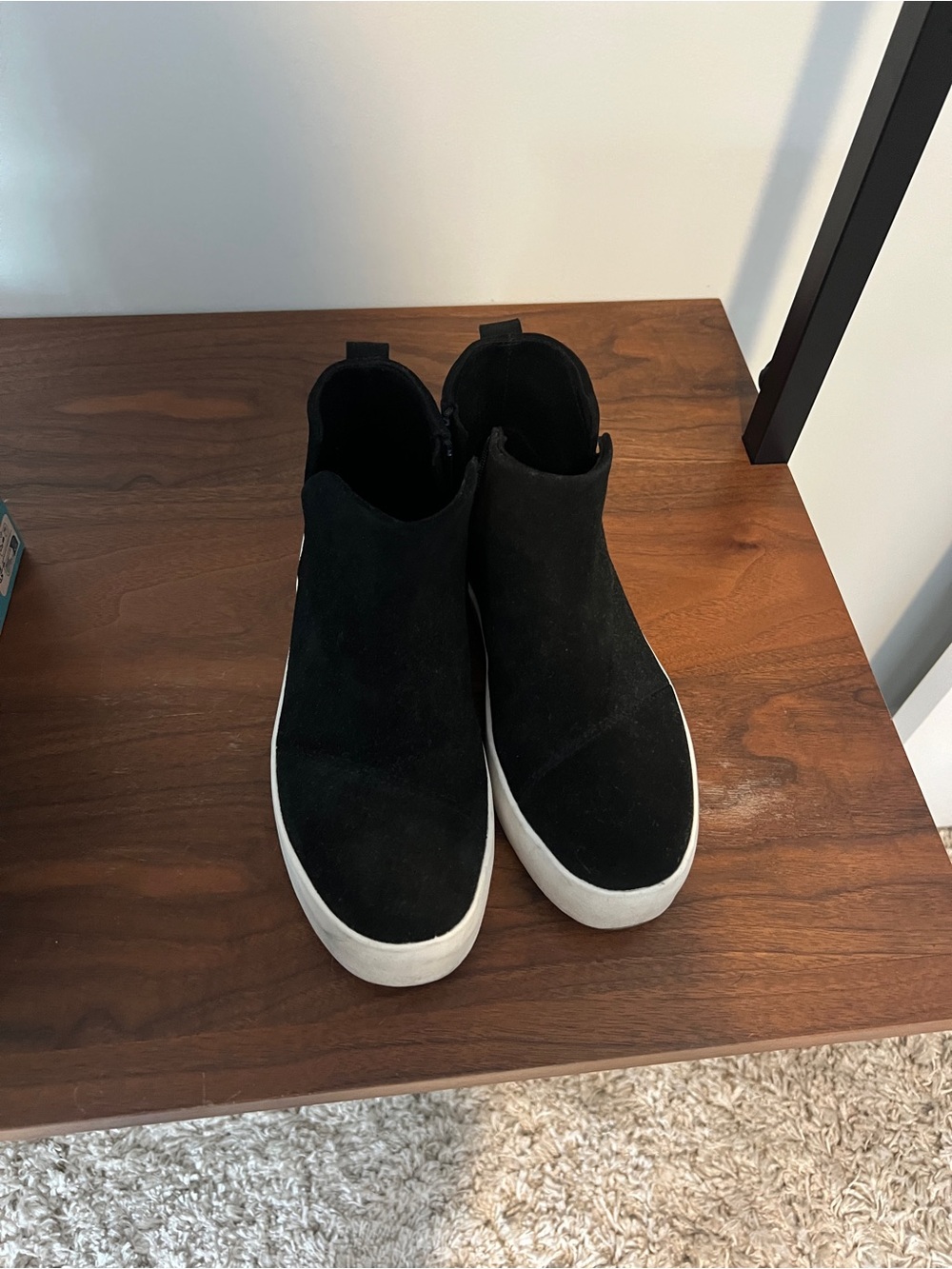 Toms Women’s Black Suede Slip-On Sneakers Size 8.5